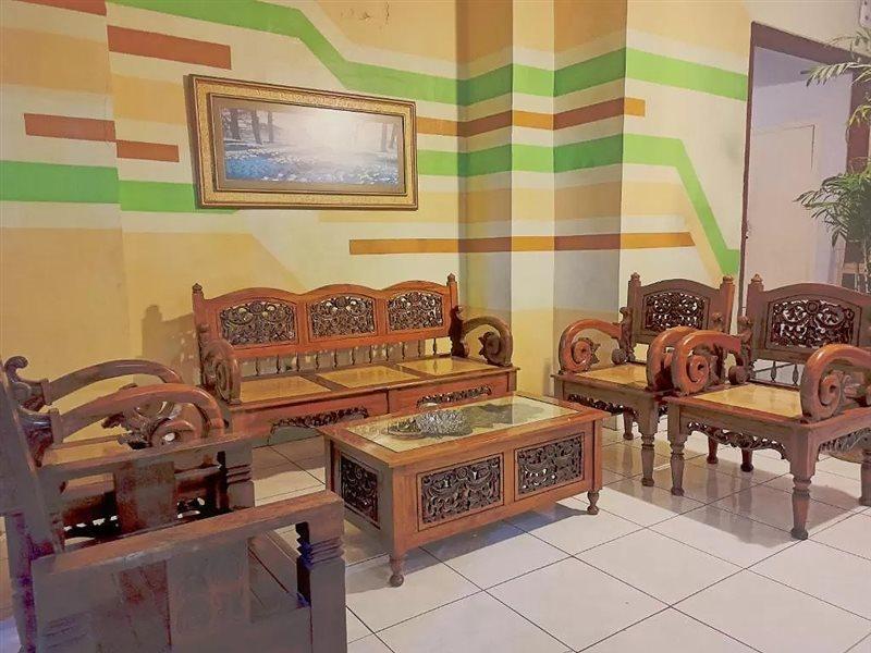 Hotel Palem 2 Syariah Malang Redpartner Екстер'єр фото