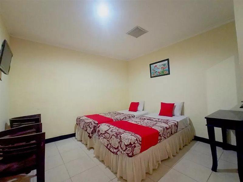 Hotel Palem 2 Syariah Malang Redpartner Екстер'єр фото