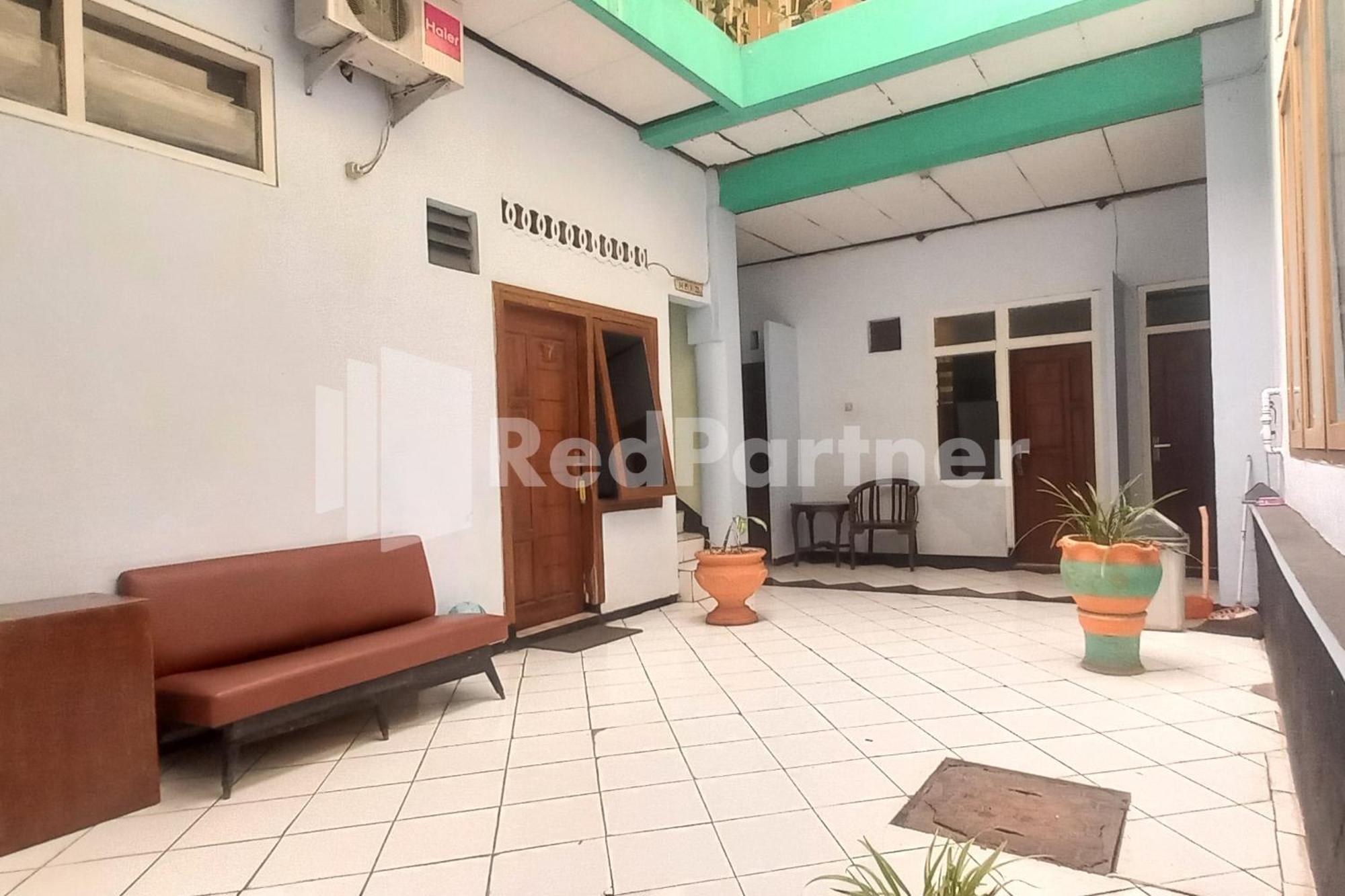 Hotel Palem 2 Syariah Malang Redpartner Екстер'єр фото